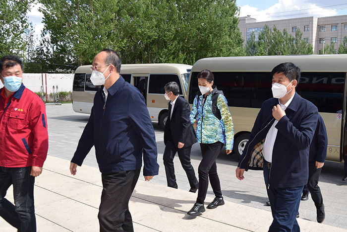 吉林省委常委、常务副省长吴靖平光临97国际出产基地督导调研